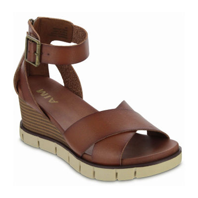 Mia on sale brand sandals