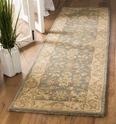Safavieh Rishika Traditional Area Rug