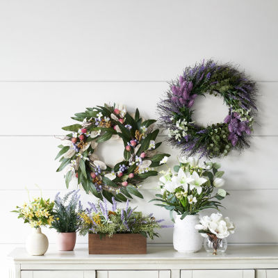 Linden Street Floral & Berry Wreath