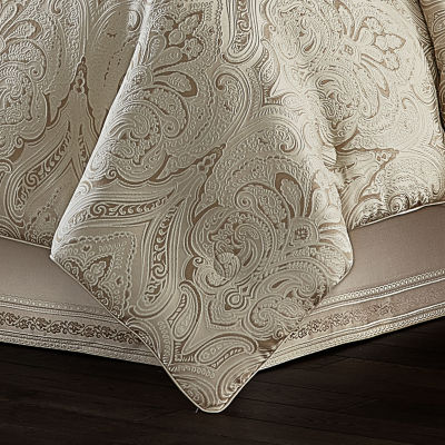 Queen Street Taylor 4-pc. Damask + Scroll Heavyweight Comforter Set