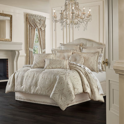 Queen Street Taylor 4pc. Damask + Scroll Heavyweight Comforter Set