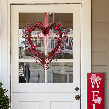 Heart shaped wreath with berries  Heart door wreath, Christmas