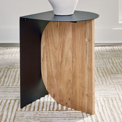 Signature Design By Ashley Ladgate End Table