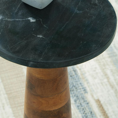 Signature Design By Ashley Quinndon End Table