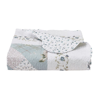 Royal Court Bungalow Spa Floral Quilt Set