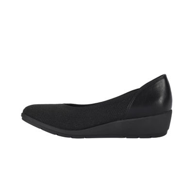 Baretraps Marily Womens Round Closed Toe Slip-On Shoe