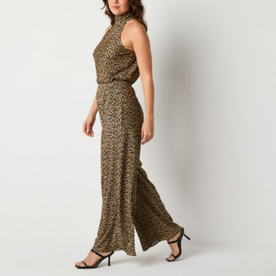 Bold Elements Wide Leg Pleated Pant