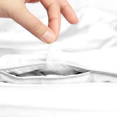 Martha Stewart Ultra Light Warmth Long Staples Silk Comforter