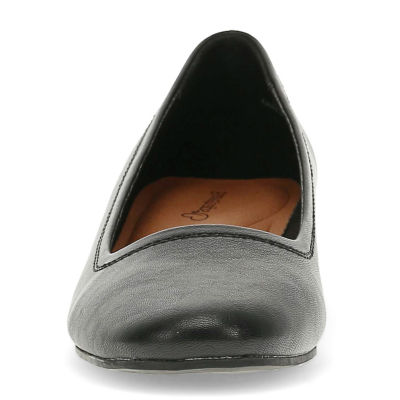 Baretraps Covette Womens Round Slip-On Shoe