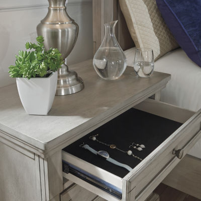 Signature Design by Ashley® Lettner 3-Drawer Night Stand