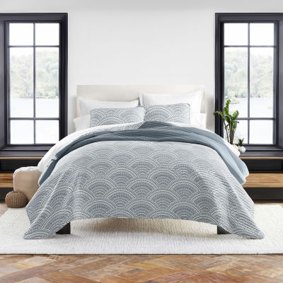 Casual Comfort Scallop Reversible Quilt Set