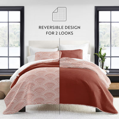 Casual Comfort Scallop Reversible Quilt Set