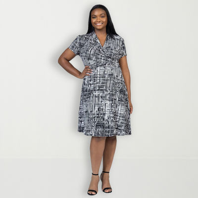 24seven Comfort Apparel Womens Plus Short Sleeve Geometric Wrap Dress