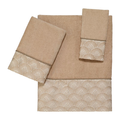 Avanti Deco Shell Rattan Embellished Bordered Bath Towel