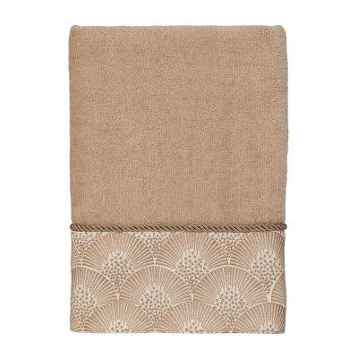 Avanti Deco Shell Rattan Embellished Bordered Bath Towel