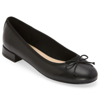 Liz Claiborne Cecil Womens Round Closed Toe Ballet Flats