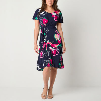 Robbie Bee Petite Short Sleeve Floral Fit + Flare Dress