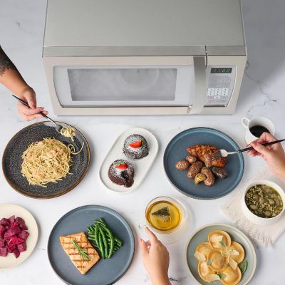 Farberware Professional FMO13AHTPLE 1.3 Cu. Ft 1100-Watt Microwave Oven with Smart Sensor Cooking
