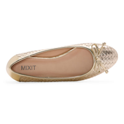 Mixit Womens Evans Pointed Toe Ballet Flats