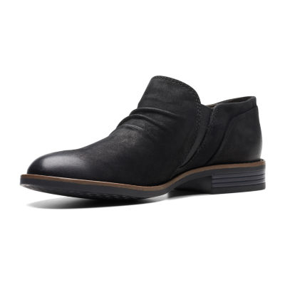 Clarks Camzin Pace Womens Closed Toe Slip-On Shoe
