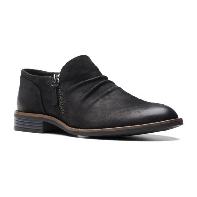 Clarks Womens Camzin Pace Closed Toe Slip-On Shoe