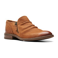 Clarks Womens Camzin Pace Slip-On Shoe, 5 1/2 Medium, Brown