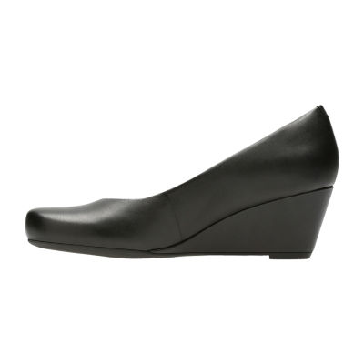 Clarks Womens Flores Tulip Slip-On Shoe