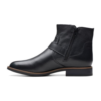Clarks Womens Camzin Loop Flat Heel Booties