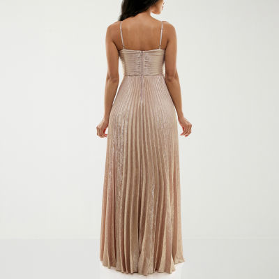 Premier Amour Sleeveless Evening Gown