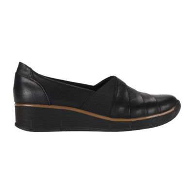 Btrue By Baretraps Gisela Womens Round Closed Toe Slip-On Shoe