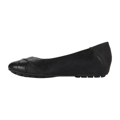 Btrue By Baretraps Kaylee Womens Round Closed Toe Slip-On Shoe
