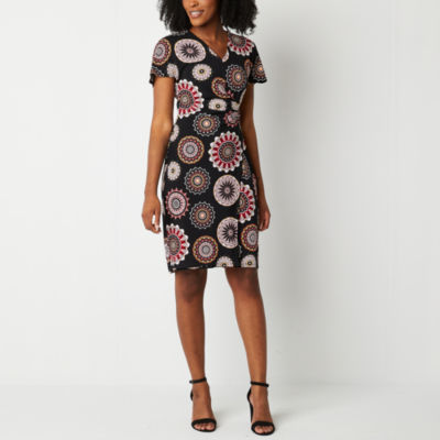 Robbie Bee Petite Short Sleeve Medallion Puff Print Fit + Flare Dress