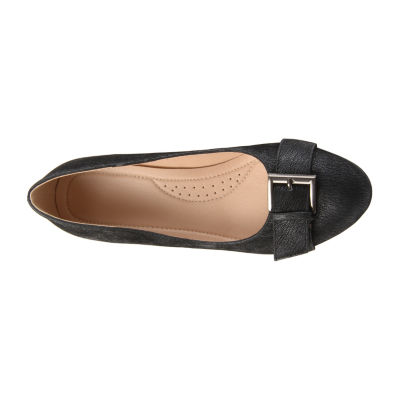 Journee Collection Womens Graysn Round Closed Toe Wedge Heel Pumps