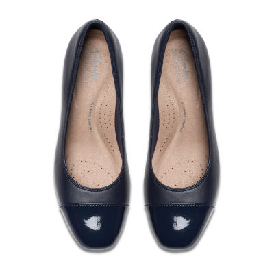 Clarks Iridessa May Womens Cap Closed Toe Block Heel Pumps