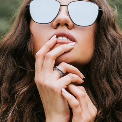 Midnight Black Womens 2mm Diamond-Accent Color-Enhanced Black Diamond  Round Crossover Ring in Sterling Silver