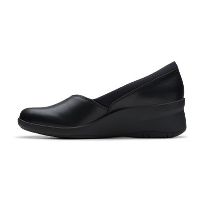 Clarks Womens Suttyn Walk Slip-On Shoe