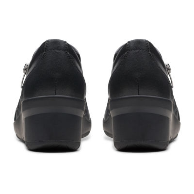 Clarks Suttyn Zip Womens Round Closed Toe Slip-On Shoe