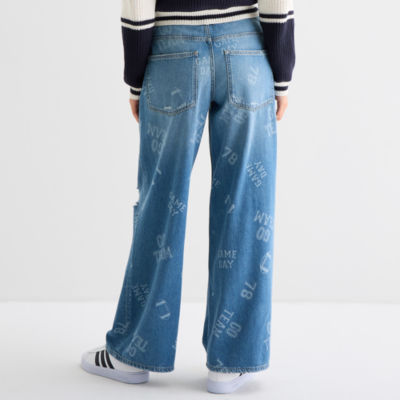 Arizona Womens Juniors Low Rise Ripped Baggy Fit Jean, Color: Med