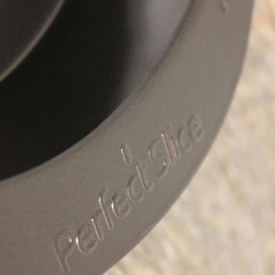 BergHOFF Perfect Slice 9" Round Cake Pan and Slicing Tool Set