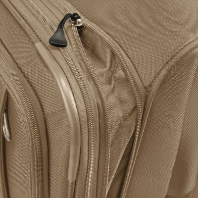 Skyway Chesapeake 4.0 Softside 20"  Lightweight Luggage