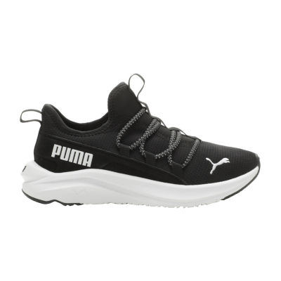 white puma running trainers