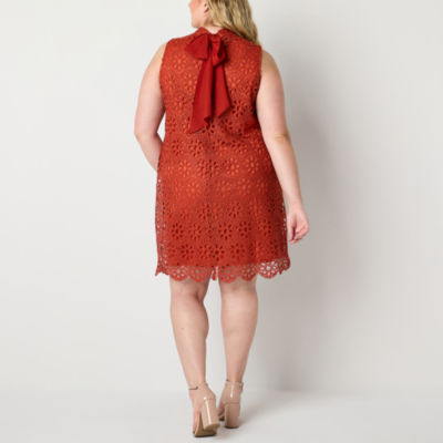 Robbie Bee Plus Sleeveless Scalloped Lace Shift Dress