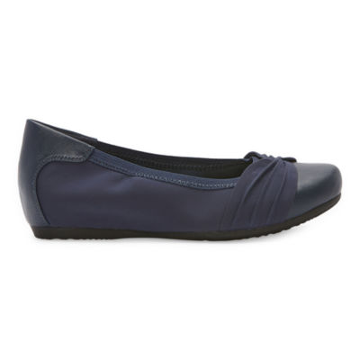 Baretraps Marcie Womens Round Closed Toe Slip-On Shoe