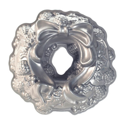 Nordicware Holiday Wreath Bundt Pan