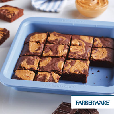 Farberware Easy Solutions 9 x 13 in Rectangular Cake Pan 