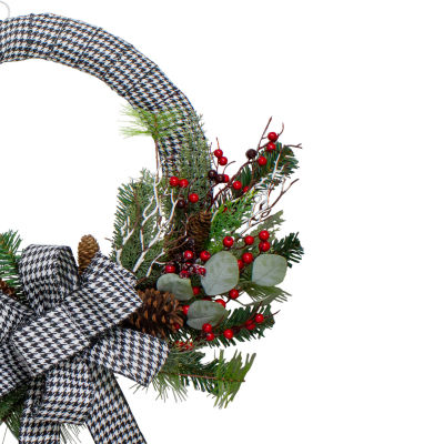 Northlight Houndstooth And Berry Indoor Christmas Wreath