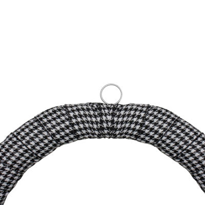 Northlight Houndstooth And Berry Indoor Christmas Wreath