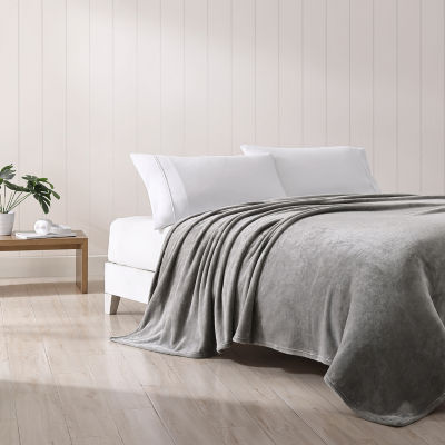 Poppy & Fritz Solid Ultra Soft Blanket