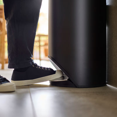 Joseph Joseph Arc Slimline Pedal 30L Trash Can