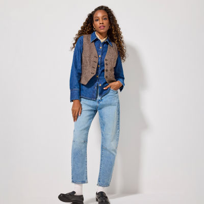 A.n.a Menswear Vest, Denim Shirt, High-Rise Barrel-Leg Jeans, Loafers, Curly Hair Product